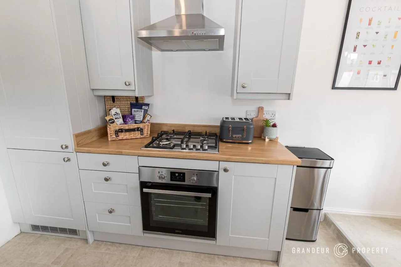 Apartment Beaufort Heights By Grandeur Property Bournemouth