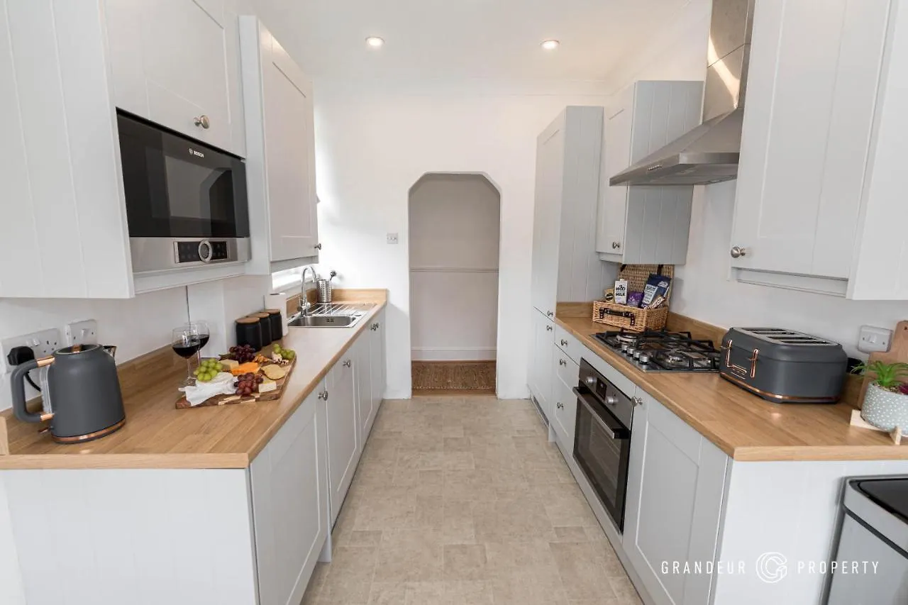 Apartment Beaufort Heights By Grandeur Property Bournemouth